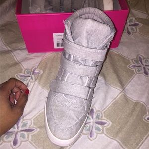 Shoedazzle grey sneakers